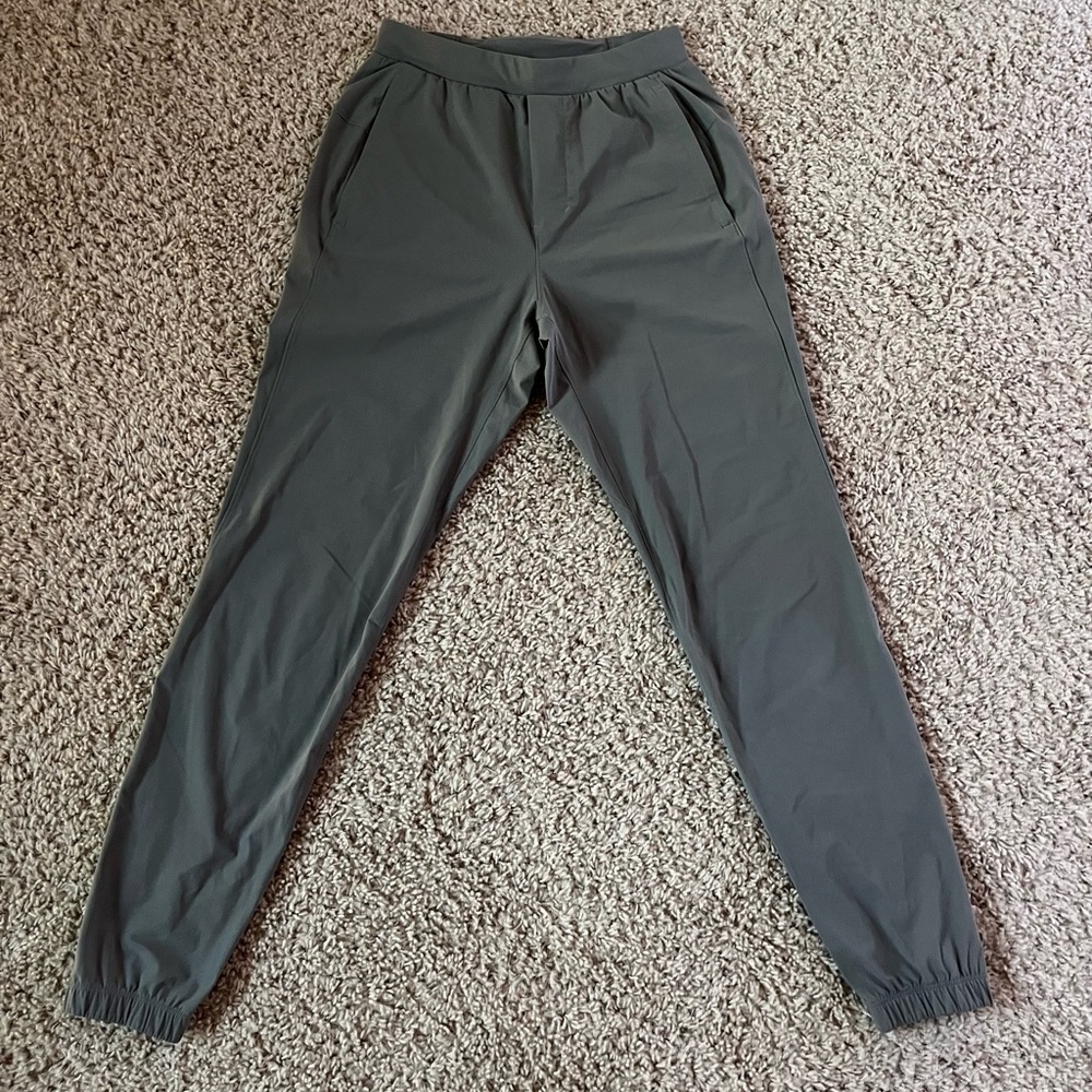 Lululemon Athletica Gray Sweatpants Tapered Fit Elastic Waist